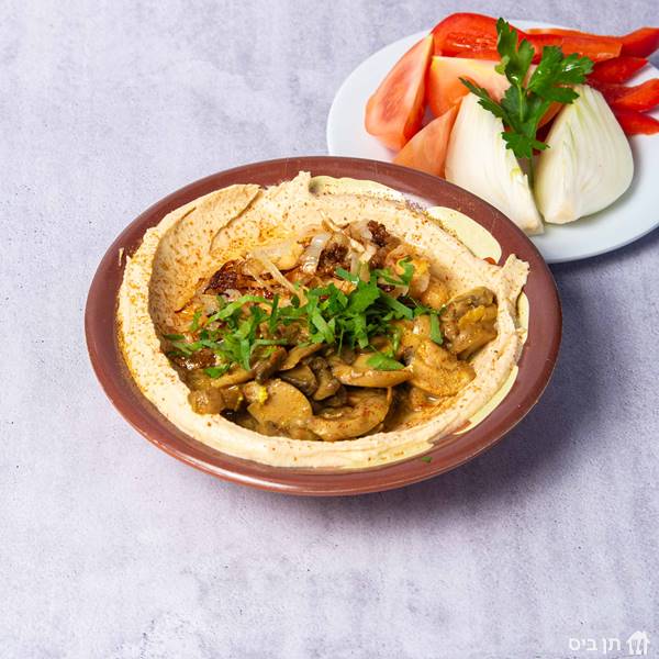 חומוס קומפלט, גרגירים, ביצה קשה וטחינה