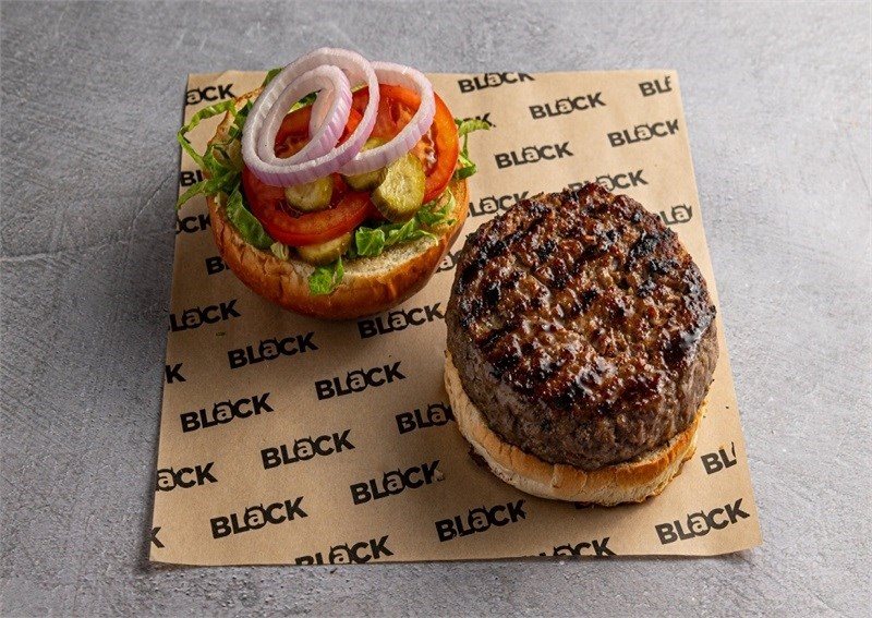 המבורגר 300, 330 גרם של בשר טרי מנתחי בקר מעולה