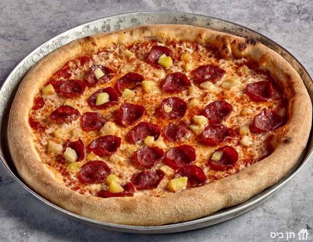 פיצה קריבית | Caribbean pizza, רוטב עגבניות, מוצרלה,פפרוני ואננס