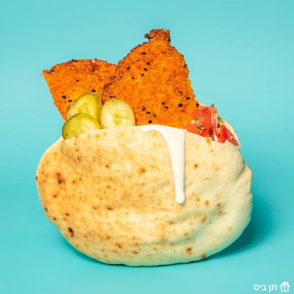 עסקית שניצל מתובל, פיתה / לאפה / באגט / חמגשית לבחירה + צ'יפס + שתייה