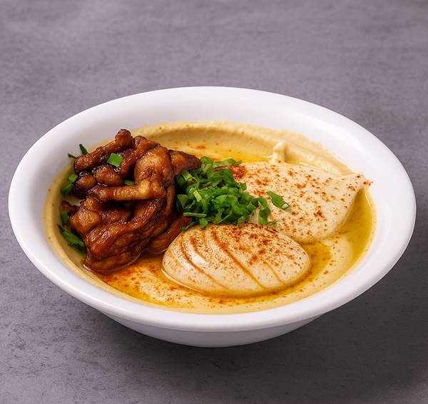חומוס סביח, חומוס בתוספת קוביות חציל מטוגנות, ביצה קשה וטחינה.
