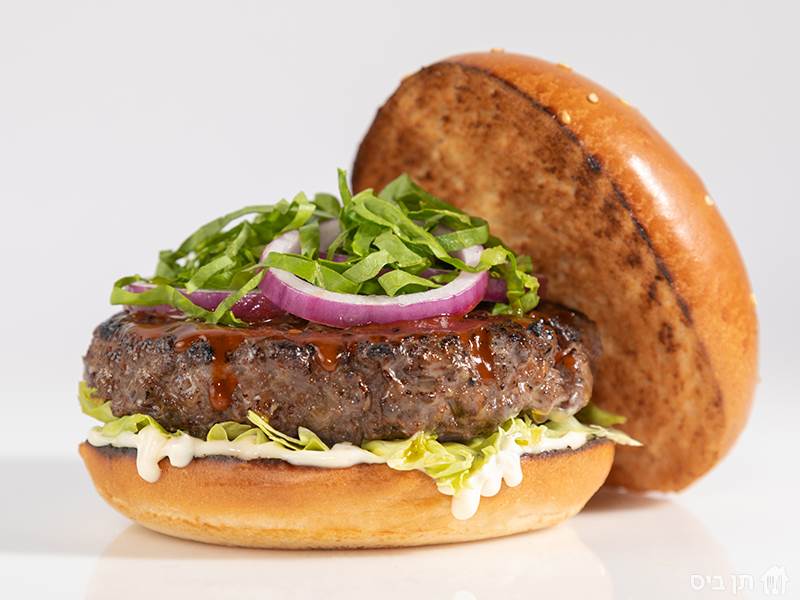 THE ARTBURGER, בקר וטלה, אייסברג, בצל סגול, מיונז ומטבל...