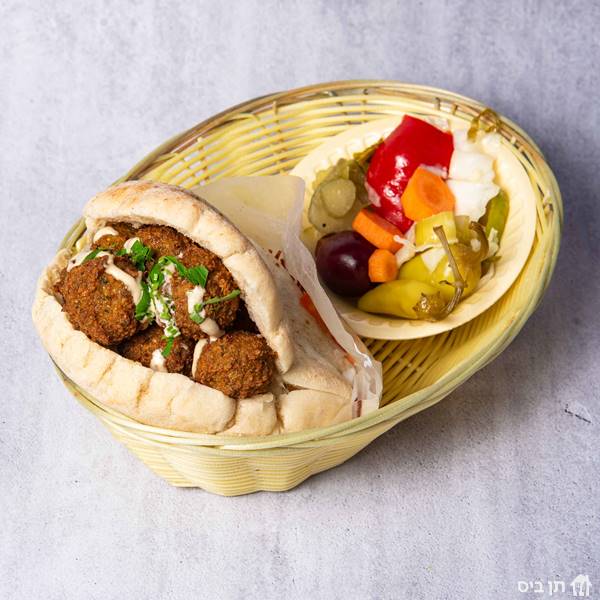 פלאפל בפיתה