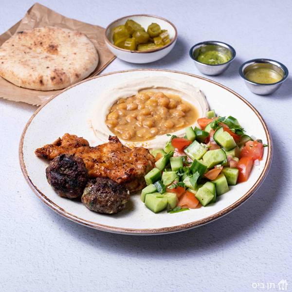 מיקס קבב-פרגית, בליווי שתי תוספות לבחירה, פיתה, חמוצים וחריף